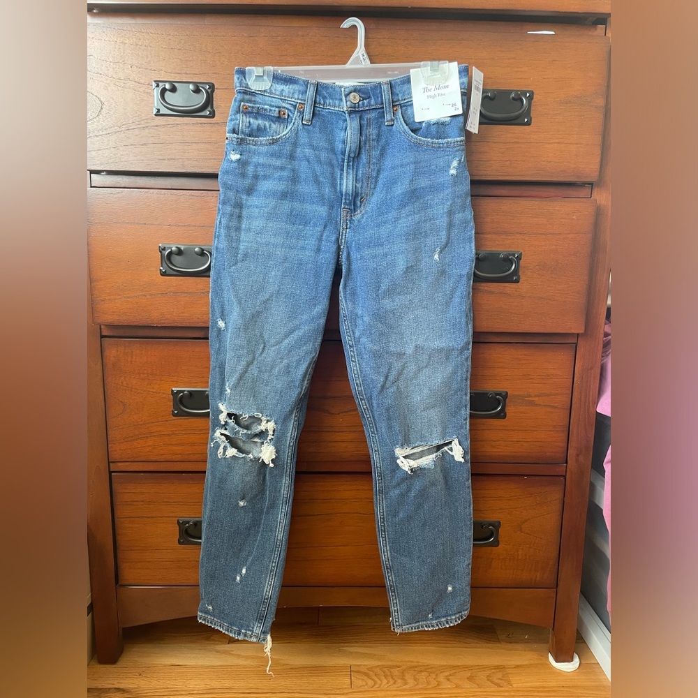NWT Abercrombie & Fitch Women's 26/2R "The Mom" High Rise Jeans
